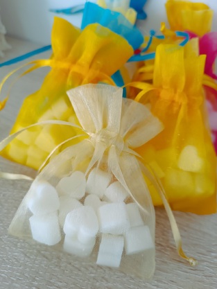 Wax melts fresh linen