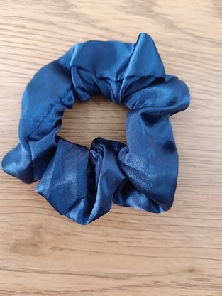 Χειροποίητο μπλε scrunchie