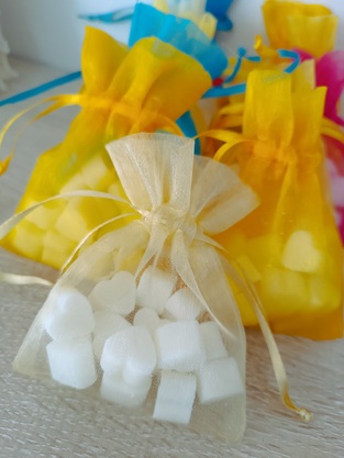 Wax melts fresh linen