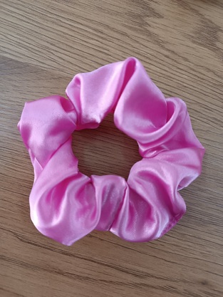 Χειροποίητο ροζ scrunchie